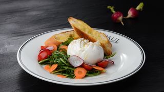 ბურატა სალათი