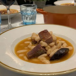 Fabada Asturiana Con Su Compango