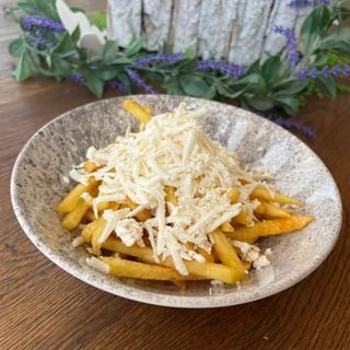 Порция картофи със сирене (300гр)