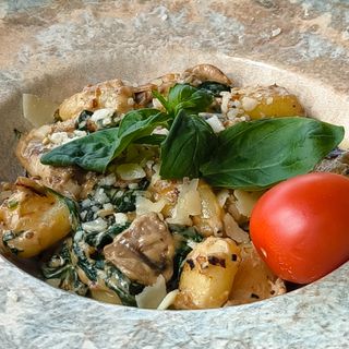 Ньоки със спанак и гъби  (300г)