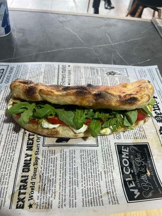 Сандвич моцарела