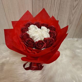 Букет от сапунени рози