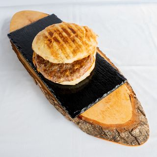 Pljeskavica sa sirom