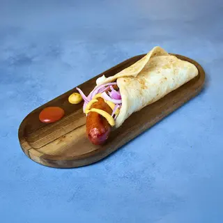 Bucko kobasica u tortilji + Coca Cola 0.33l