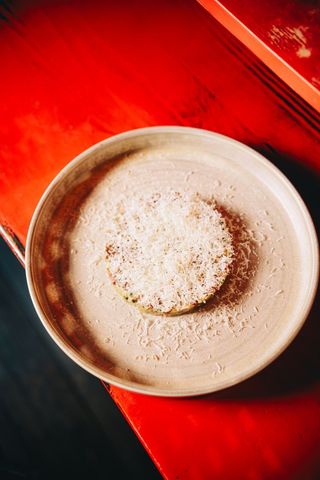 Тартар з телятини та вугра із трюфельною заправкою
 (100г)