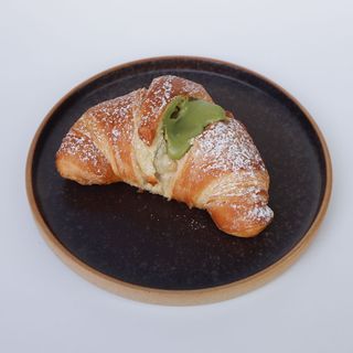 Desayuno Dulce De Croissant Relleno Pistacho