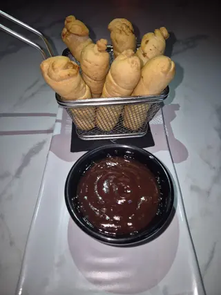 TEQUEÑOS VENEZOLANOS (8unds)
