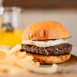 Hamburguesa con Huevo H1