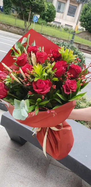 Docena de Rosas 
