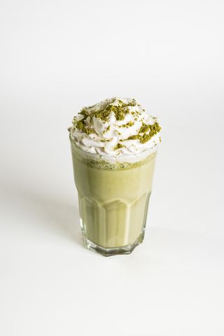 Матча зеленая милкшейк