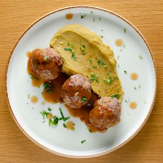 Полпети с пюре от леща