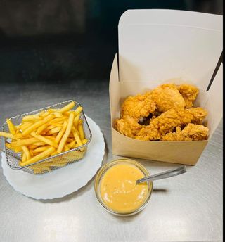 Kubełek strips duży + Frytki 150g