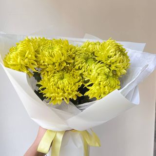 Моно букет з хризантемами