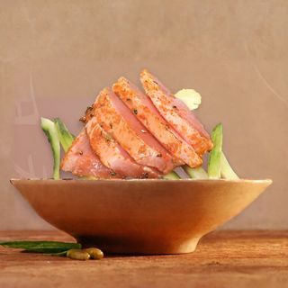 Сашими Тон Татаки (85г)