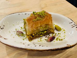 Баклава с шамфъстък (1бр)