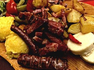 Platou cald muntenesc