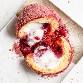 Knedly sa slatkim sirom i malinama