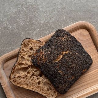 Булочка спельта з маком