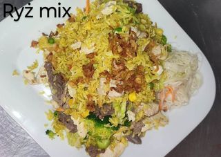 Ryż smażony z wołowiną