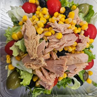 INSALATONA CON TONNO