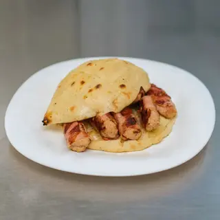 Rolovani ćevapi sa slaninom
