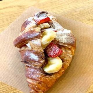 Croissant De Nutella, Fresas Y Banana