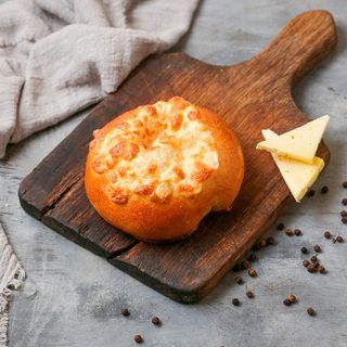 Կարկանդակ երեք տեսակի պանրով/100 գր/