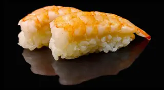 EBI  NIGIRI  (krewetka, spicy mayo, szczypior)  (2 szt)