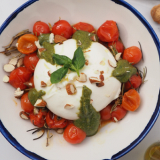 Burrata De Pesto Con Pomodorini E Rucola
