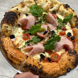 Pizza Regina