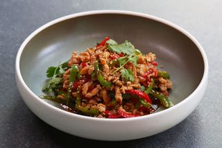 Свински къстчета с чушки