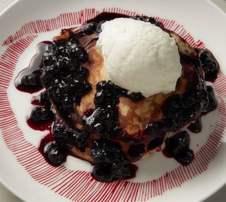 Pancakes, Mermelada, Crema Chantilly