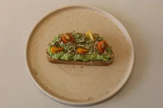 Desayuno smash avocado