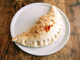 Pizza calzone ricotta