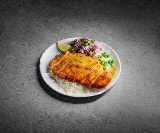 შნიცელი ქათმის  ნაღები-პილპილის სოუსში