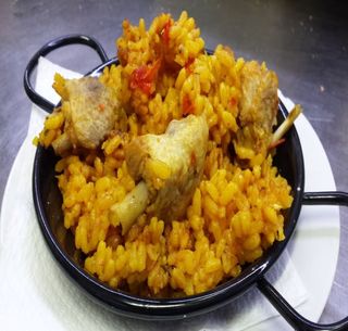 Paella De Pollo Con Verduras