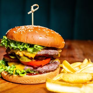 Meniu Dublu Cheeseburger 