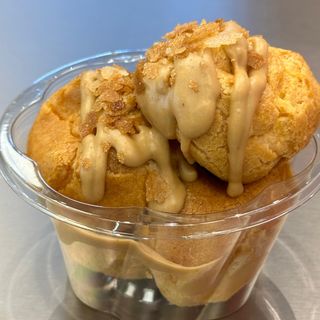 Caramel Profiterol