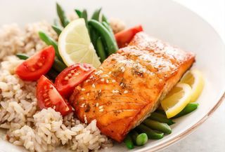 Riso saltato con salmone