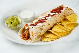 Tortilja velika s lungićom i povrćem s roštilja