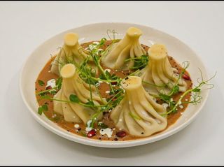 Хинкали с говядиной в соусе пеппер