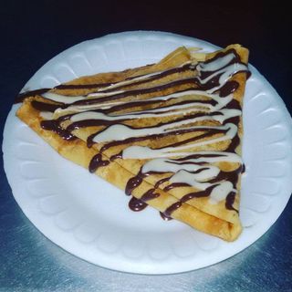 Crep con chocolate negro y blanco (domino)