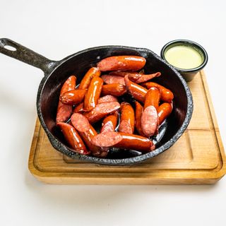 Гаряча пательня Два мисливці