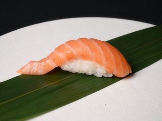 70 Salmon nigiri