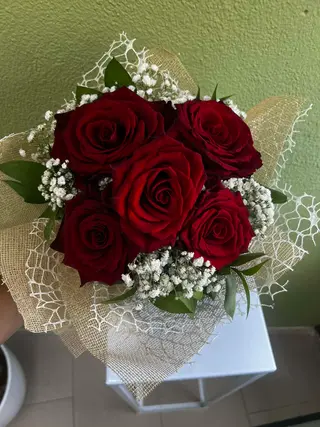 Bouquet 5 Rose Rosse