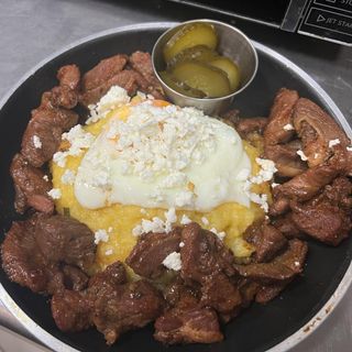 Pastrama de berbecut la tigaie