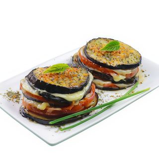Milhojas De Berenjena Con Mozzarella Y Confitura De Tomate
