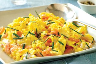 œufs brouillés au saumon fumé