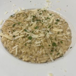 Risotto de setas, parmesano y trufa negra