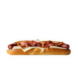 Bocadillo De Salchicha Con Queso y Bacon